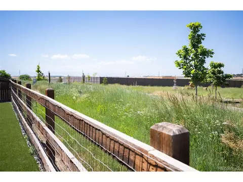 Exterior - 27571 E 7th Dr, Aurora, CO 80018 photo 3 of 7