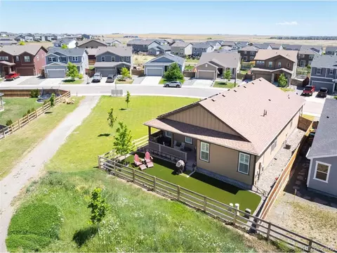 View/Area - 27571 E 7th Dr, Aurora, CO 80018 photo 5 of 12