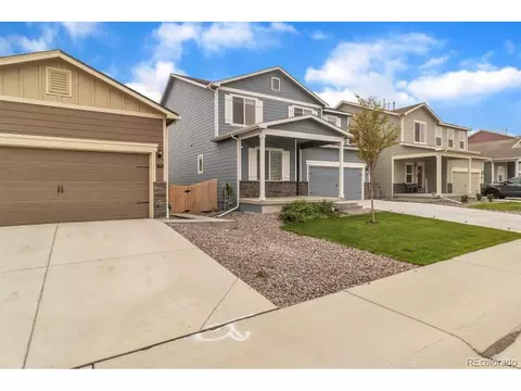 374 Spruce St, Bennett, CO 80102 photo 2