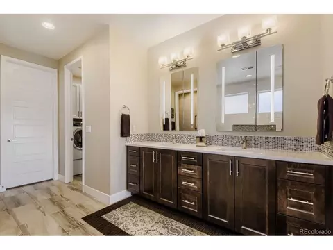 Bath - 10155 Bellwether Ln, Lone Tree, CO 80124 photo 2 of 5