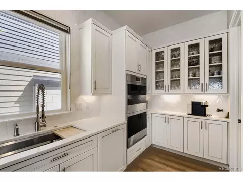 Kitchen - 10155 Bellwether Ln, Lone Tree, CO 80124 photo 5 of 6