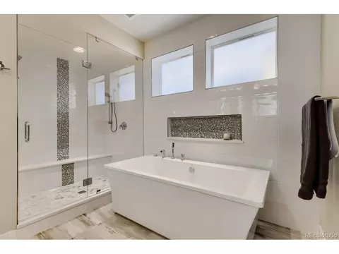 Bath - 10155 Bellwether Ln, Lone Tree, CO 80124 photo 3 of 5