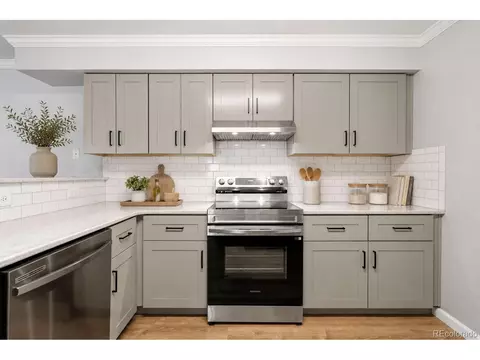 5667 S Urban St #201, Littleton, CO 80127