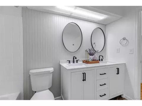Bath - 19284 E Amherst Dr, Aurora, CO 80013 photo 2 of 4