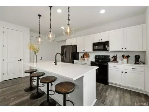 26831 E Byers Ave, Aurora, CO 80018 photo 6
