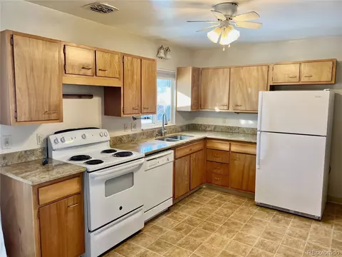 7902 E Hampden Cir, Denver, CO 80237 photo 4