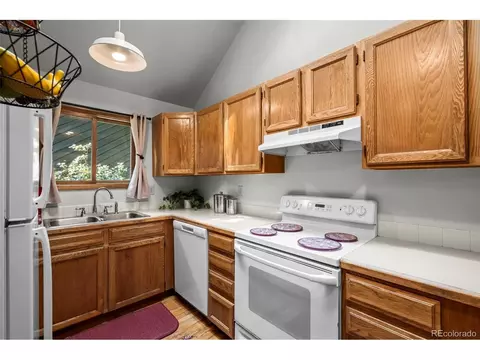 Kitchen - 3056 Edison Ct, Boulder, CO 80301 photo 4 of 5