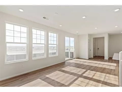 28636 E 6th Pl, Watkins, CO 80137 photo 4