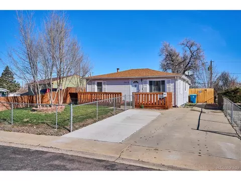 7015 Garden Ln, Commerce City, CO 80022