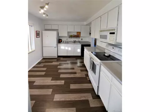 1261 Eagle St, Aurora, CO 80011 photo 9
