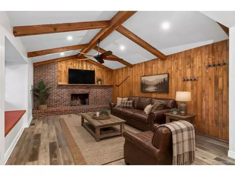 10562 E Maplewood Dr, Englewood, CO 80111