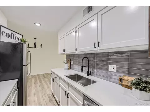 230 E Highline Cir #201, Centennial, CO 80122