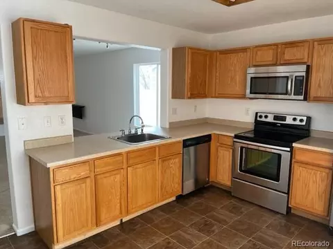 18659 E Mitchell Pl, Denver, CO 80249 photo 3