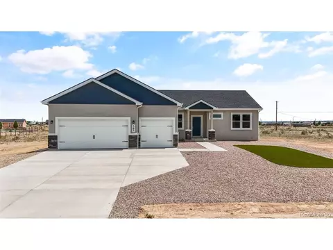 562 N Bayview Dr, Pueblo West, CO 81007