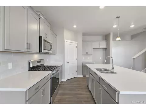 27746 E Byers Pl, Aurora, CO 80018 photo 13