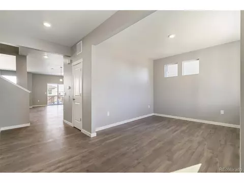 27746 E Byers Pl, Aurora, CO 80018 photo 6