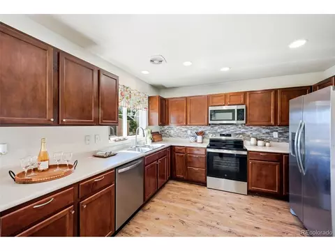 Kitchen - 25830 E Byers Pl, Aurora, CO 80018 photo 3 of 3