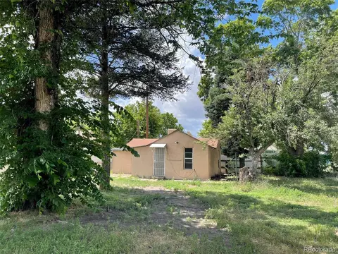 925 W 6th St, Walsenburg, CO 81089