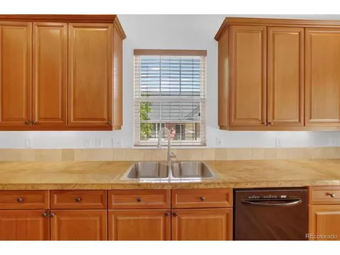 Kitchen - 7622 E 6th Pl, Denver, CO 80230 photo 4 of 7