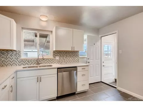 3675 Grape St, Denver, CO 80207 photo 4