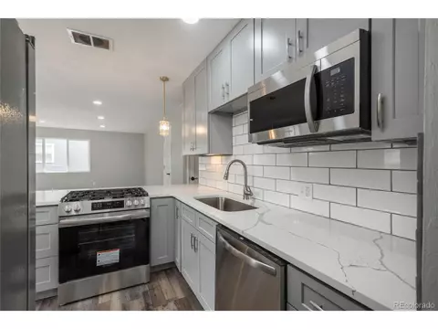791 Jamaica St, Aurora, CO 80010