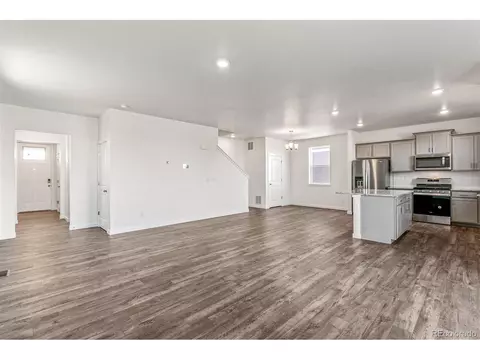 45832 Red Tail Dr, Bennett, CO 80102 photo 4