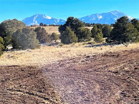 3072 Comanche Dr, Walsenburg, CO 81089