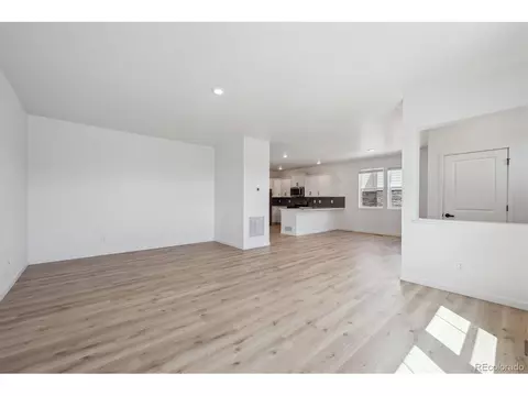 22363 E 6th Pl, Aurora, CO 80018 photo 5