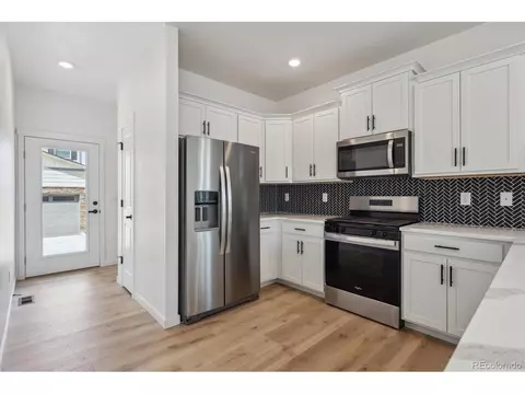 22363 E 6th Pl, Aurora, CO 80018 photo 6