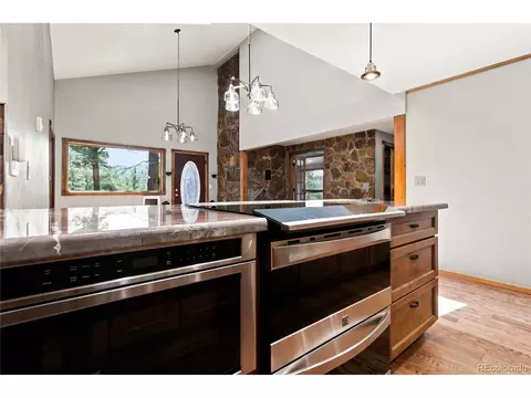 Kitchen - 6283 Starlight Dr, Morrison, CO 80465 photo 5 of 5