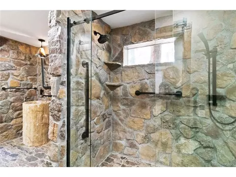 Bath - 6283 Starlight Dr, Morrison, CO 80465 photo 3 of 5