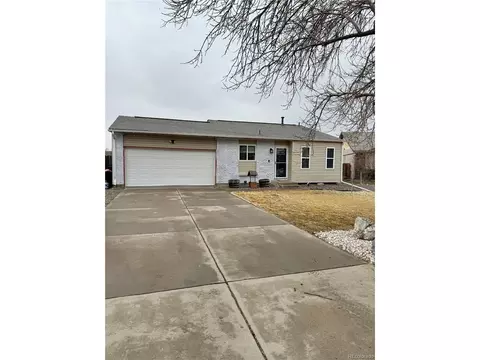 125 Coolidge Ct, Bennett, CO 80102