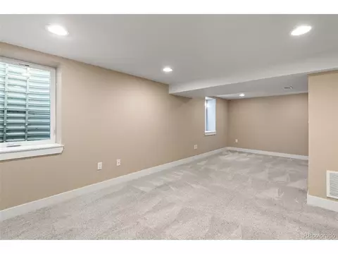 2333 Quebec St, Denver, CO 80207 photo 17