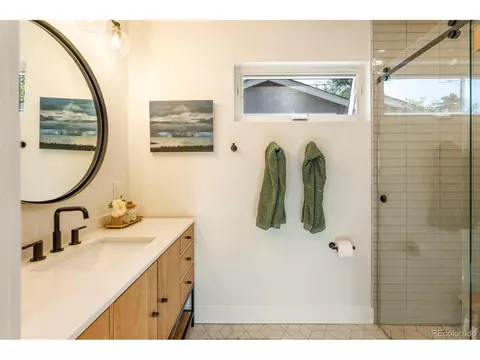 Bath - 2670 Grape St, Denver, CO 80207 photo 2 of 4
