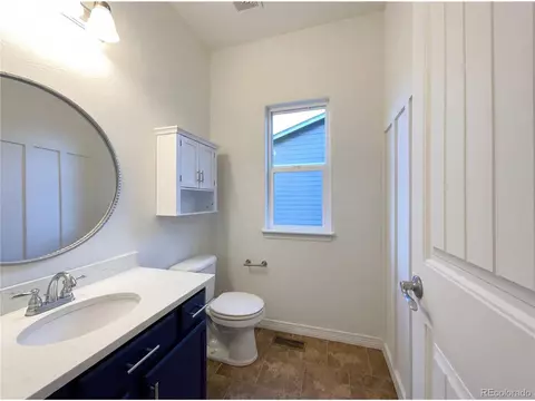 Bath - 745 Mount Massive St, Berthoud, CO 80513 photo 1 of 7