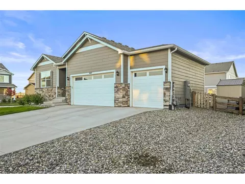 233 Coyote St, Bennett, CO 80102 photo 3