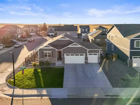 233 Coyote St, Bennett, CO 80102 photo 2