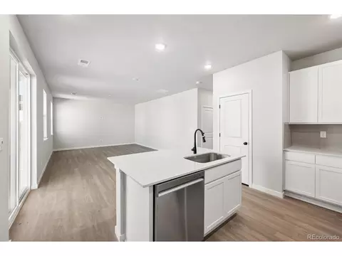 Kitchen - 22795 E 47th Ave, Aurora, CO 80019 photo 4 of 4