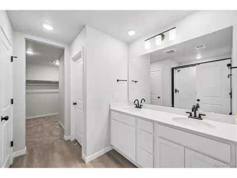 Bath - 22795 E 47th Ave, Aurora, CO 80019 photo 2 of 2