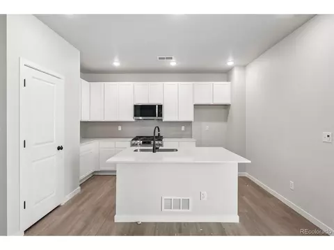 Kitchen - 22795 E 47th Ave, Aurora, CO 80019 photo 2 of 4