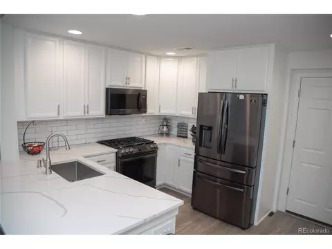 9841 E 56th Pl, Denver, CO 80238 photo 5