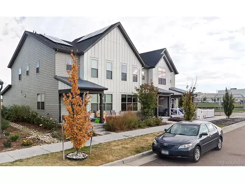 9841 E 56th Pl, Denver, CO 80238 photo 2