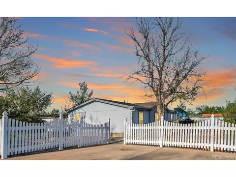 570 1st St, Bennett, CO 80102 photo 1