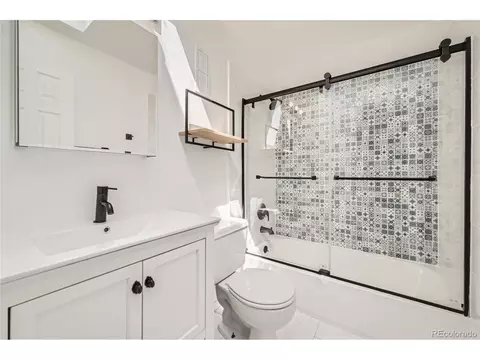 Bath - 1830 22nd St #15, Boulder, CO 80302 photo 1 of 2