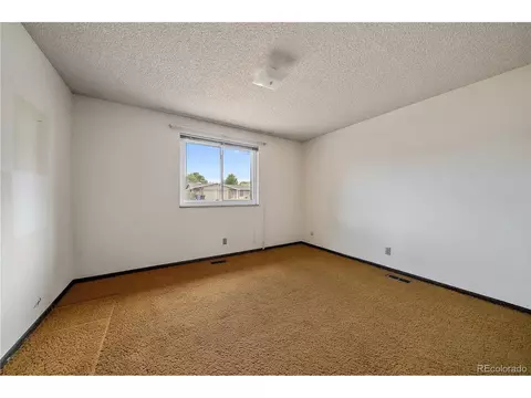 12993 Elgin Pl, Denver, CO 80239 photo 4