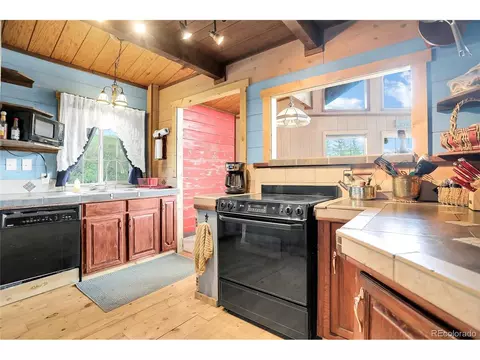 Kitchen - 574 Gcr 286, Kremmling, CO 80459 photo 3 of 4