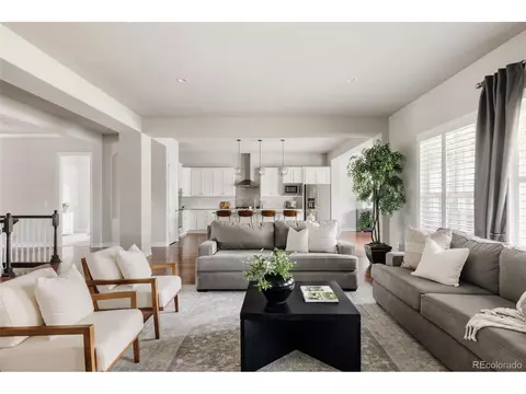 27430 E Lakeview Dr, Aurora, CO 80016