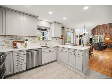 Kitchen - 9780 S Warhawk Rd, Conifer, CO 80433 photo 2 of 2