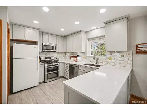 Kitchen - 9780 S Warhawk Rd, Conifer, CO 80433 photo 1 of 2