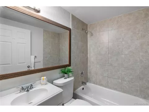 545 Stuart St, Denver, CO 80204 photo 13